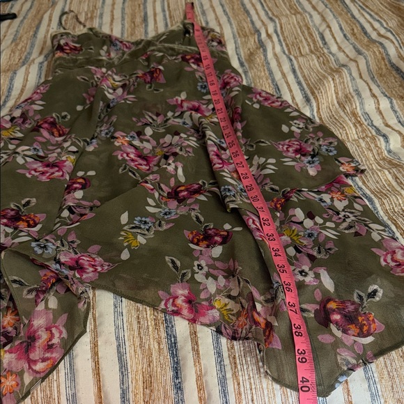 WHITE HOUSE BLACK MARKET STAPPY VELVET TRIM FLORAL DRESS - Picture 14 of 14